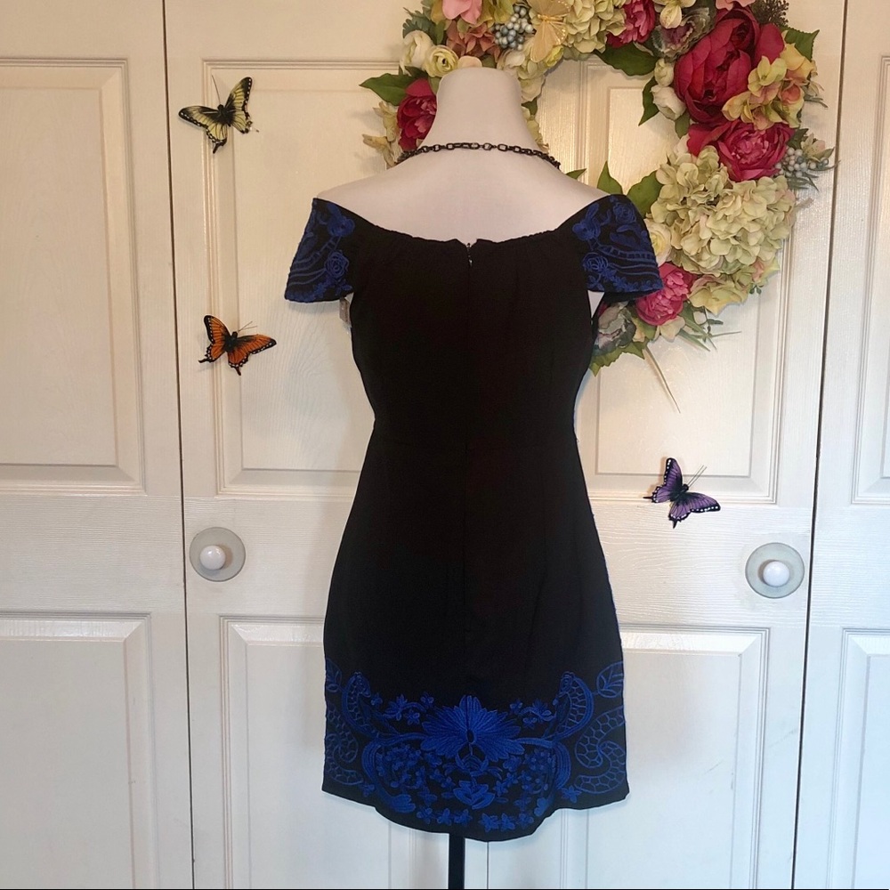 Foxiedox Amazing Embroidered Dress - Picture 4 of 9